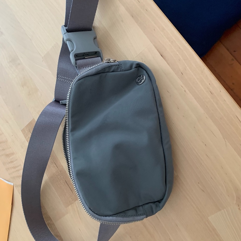 Lululemon everyday belt bag